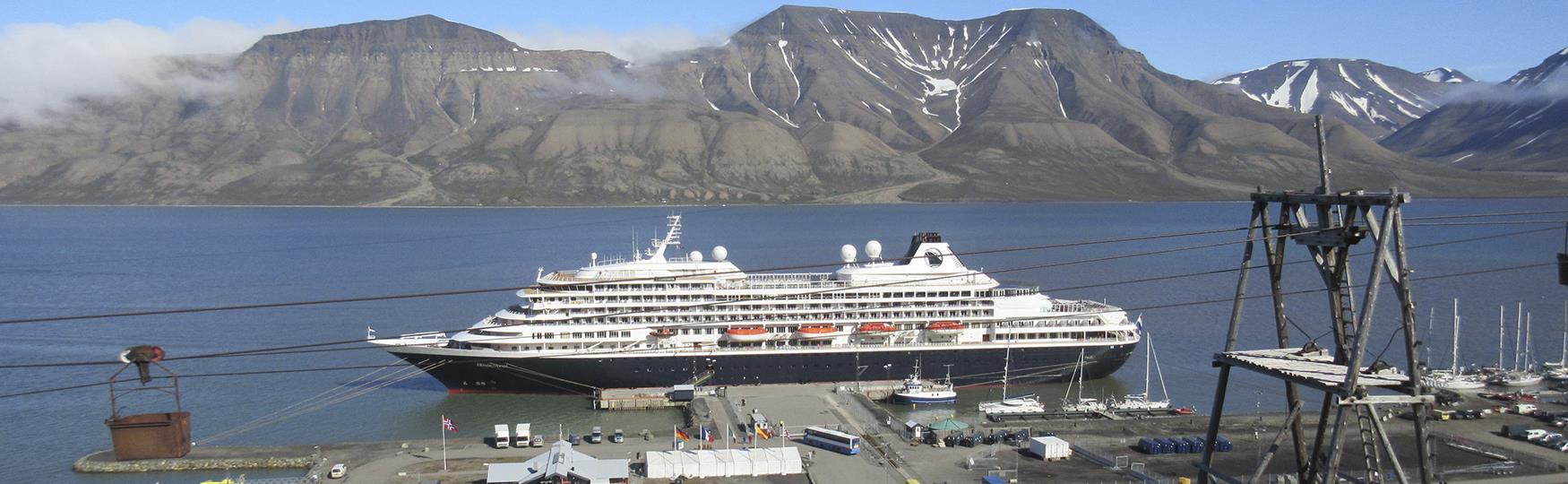 longyearbyen cruise port
